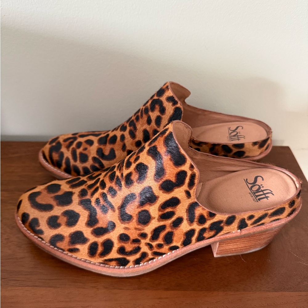 Sofft Leopard Print Mules